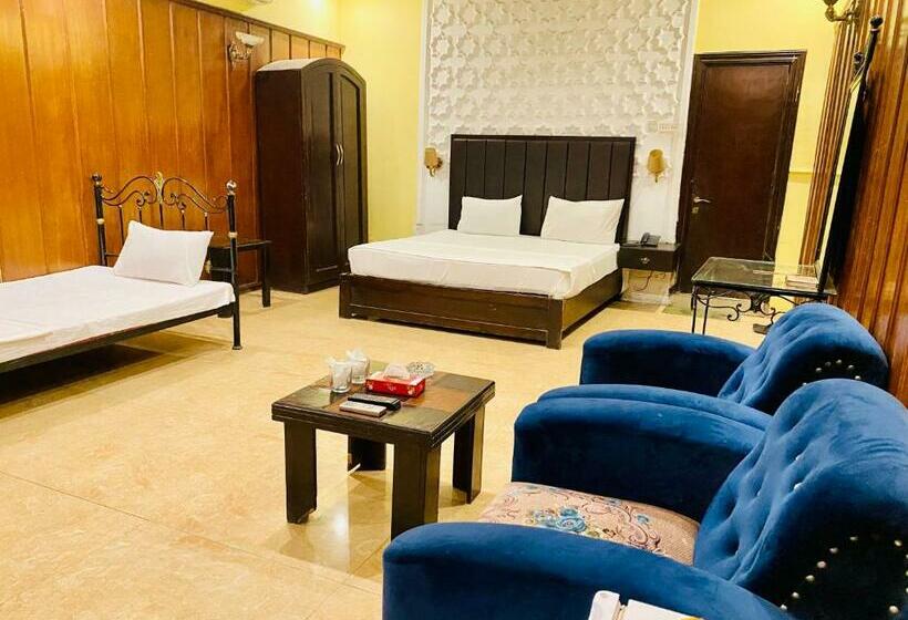 اتاق خانوادگی, Royal One