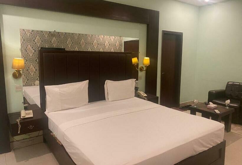 اتاق خانوادگی, Royal One