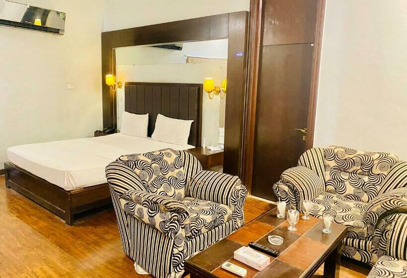 اتاق خانوادگی, Royal One