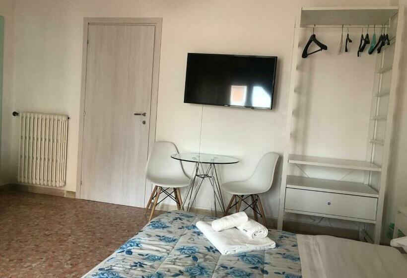 חדר דלוקס עם מרפסת, Bed A Cavour