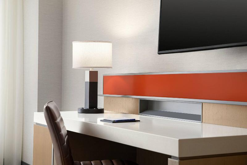 Стандартный Номер Кровать Кинг, Delta Hotels By Marriott Anaheim Garden Grove