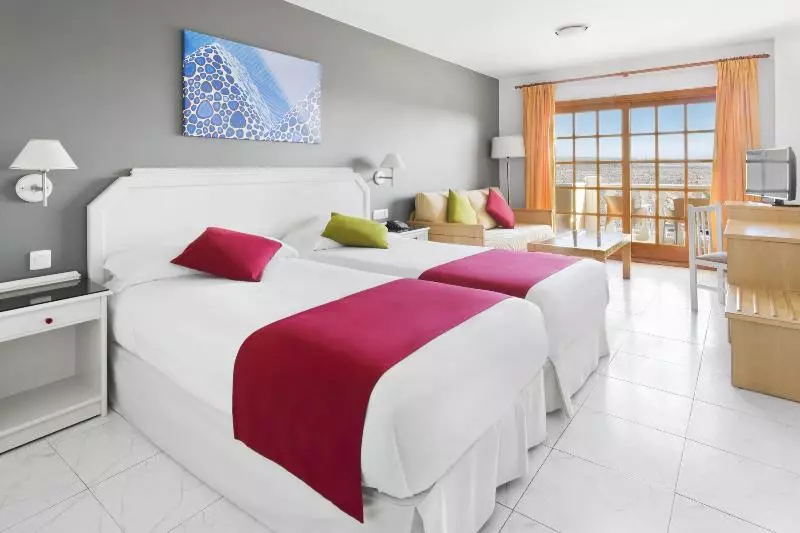 استودیوی استاندارد, Elba Castillo San Jorge & Antigua Suite