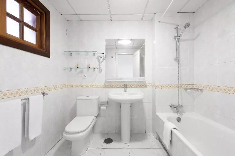 استودیوی استاندارد, Elba Castillo San Jorge & Antigua Suite