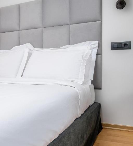 스탠다드 전망 룸, Athens Odeon