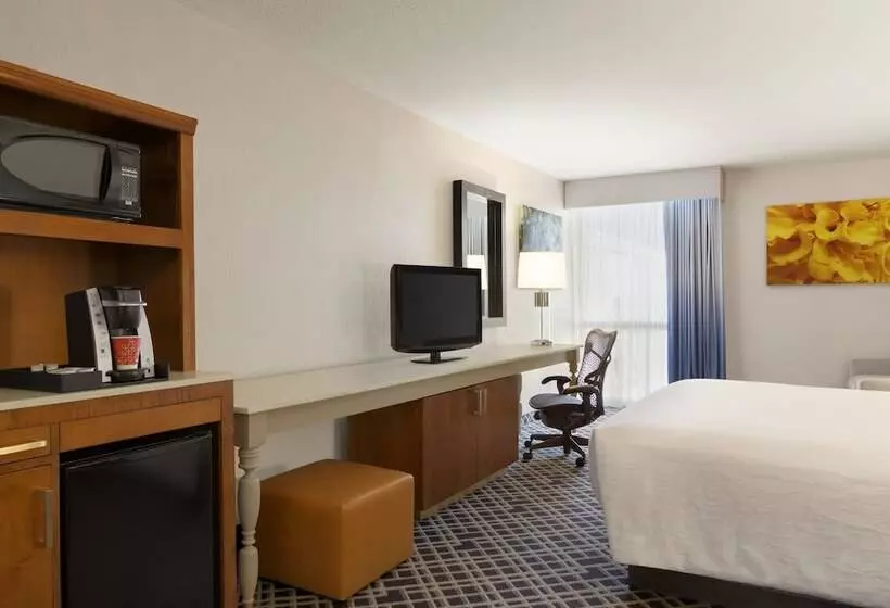 デラックスルーム, Hilton Garden Inn Dallas/market Center