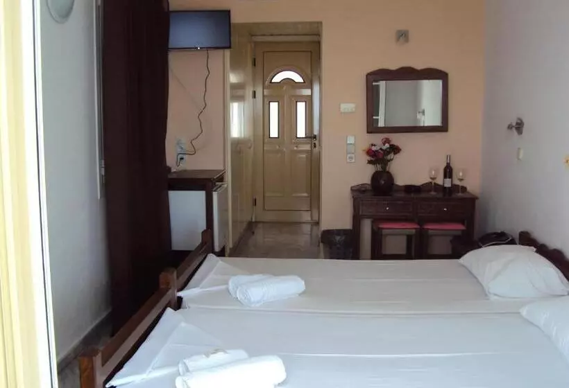 اتاق اکونومی, Mykali