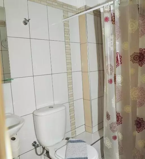 اتاق اکونومی, Mykali