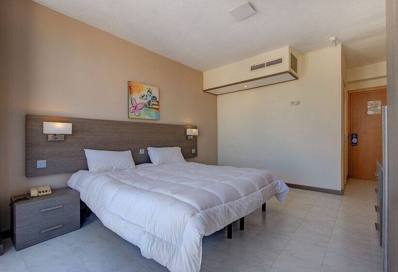 스탠다드 도시전망 룸, Primera