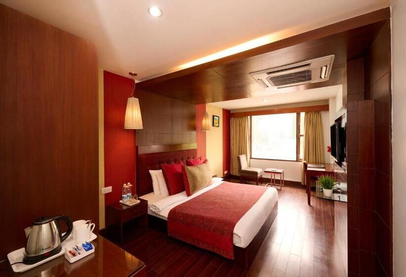 اتاق لوکس, Renest River Country Resort Manali