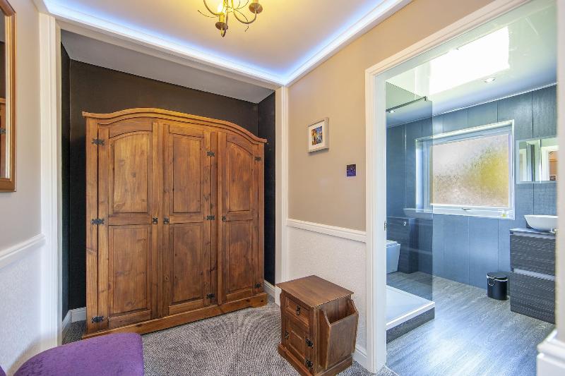 سوییت لوکس, Renest River Country Resort Manali