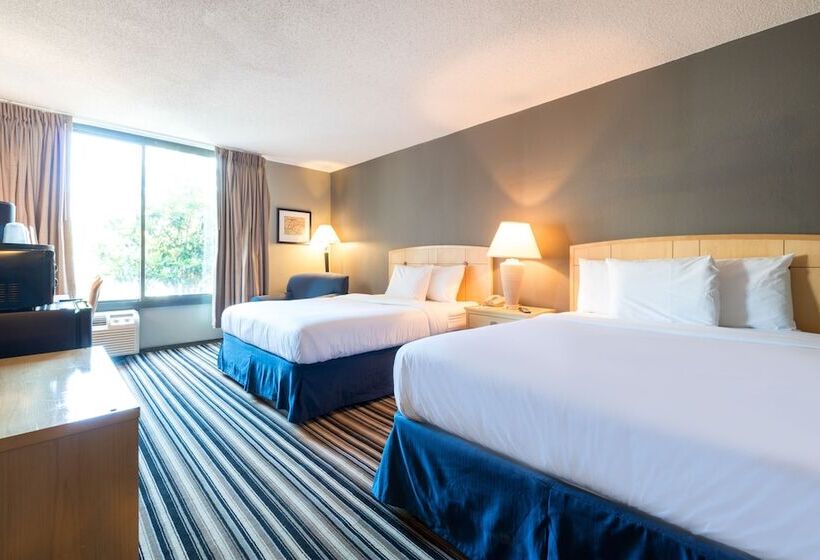 Номер Deluxe, Travelodge By Wyndham Memphis Airport/graceland