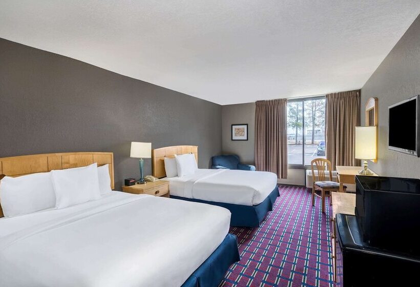 Номер Deluxe, Travelodge By Wyndham Memphis Airport/graceland