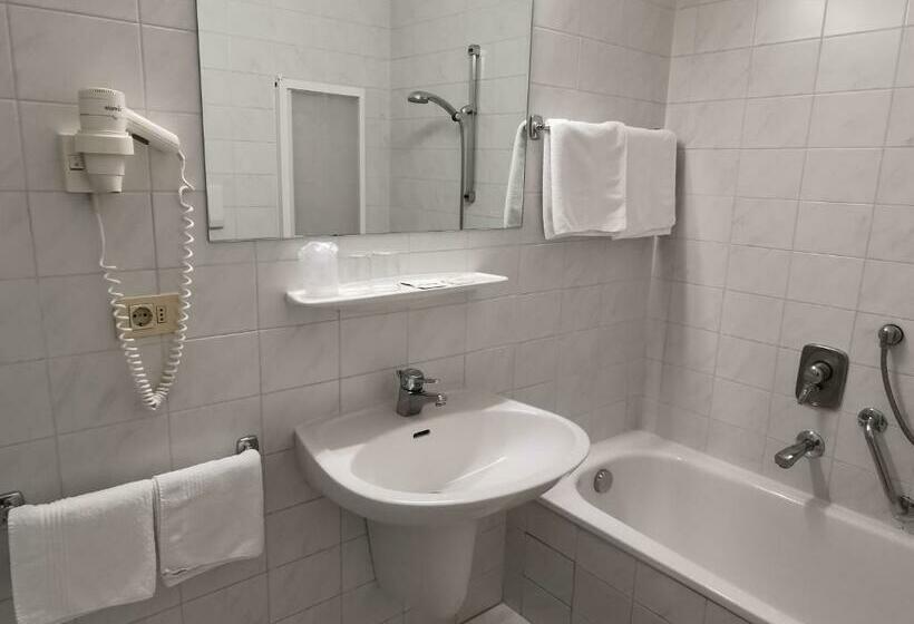 آپارتمان 1 خوابه, Adria