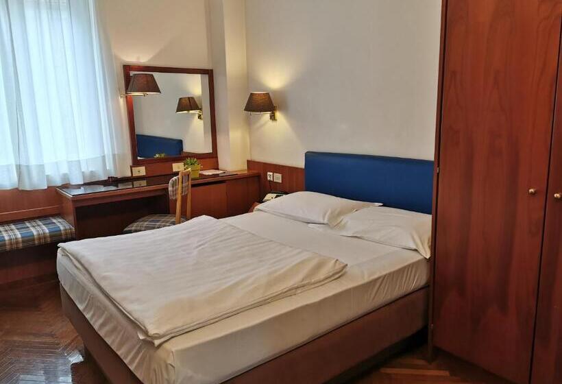 اتاق سوپریور یک تخته, Adria