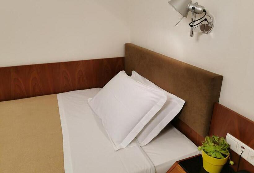 اتاق سوپریور یک تخته, Adria