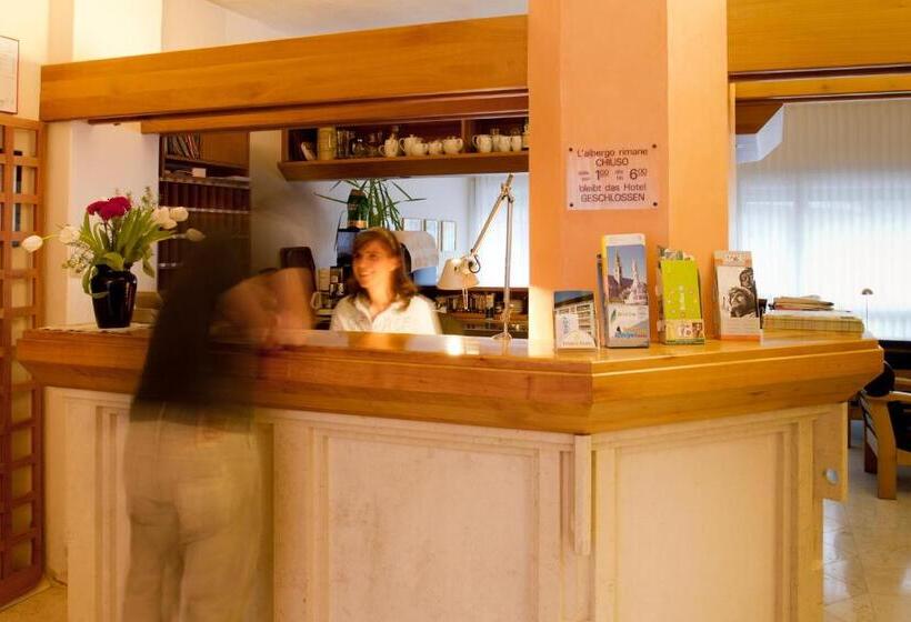 اتاق استاندارد, Adria