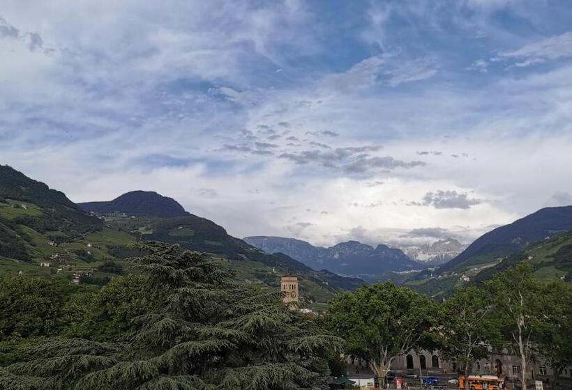 آپارتمان 1 خوابه با چشم‌انداز, Adria