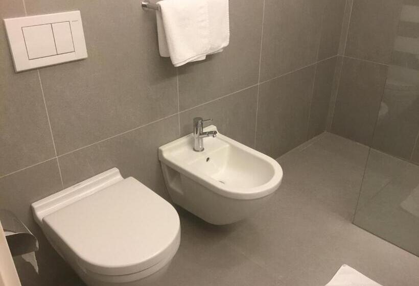 آپارتمان 1 خوابه, Adria