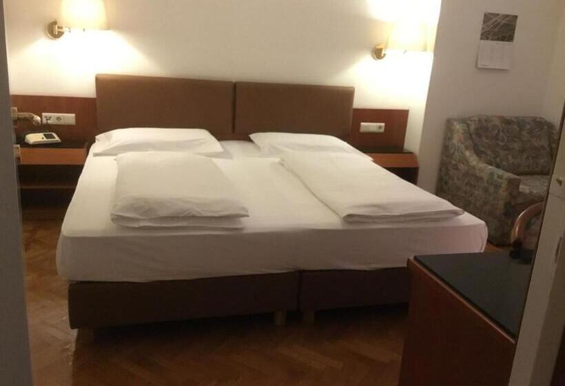 آپارتمان 1 خوابه, Adria