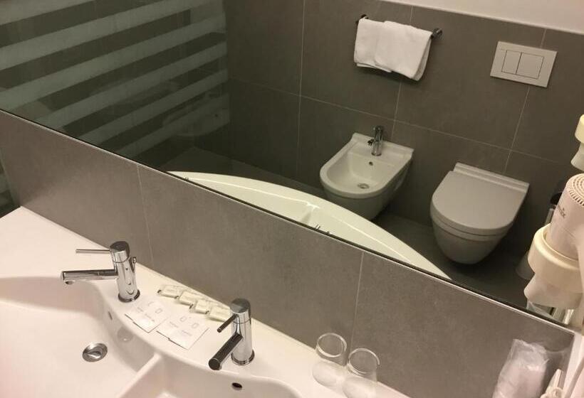 آپارتمان 1 خوابه با چشم‌انداز, Adria