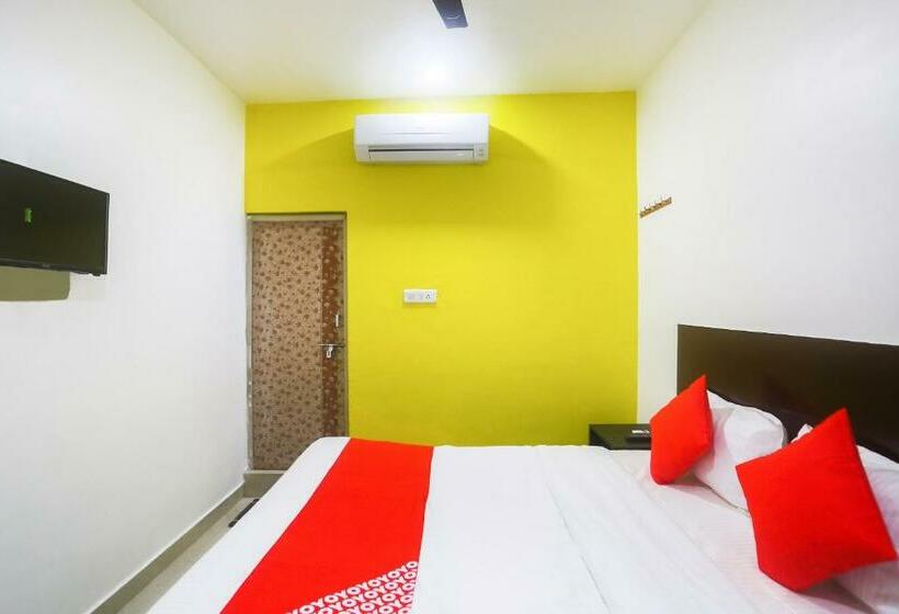 חדר קלאסי לשלושה, Oyo 64985 Raipur Inn