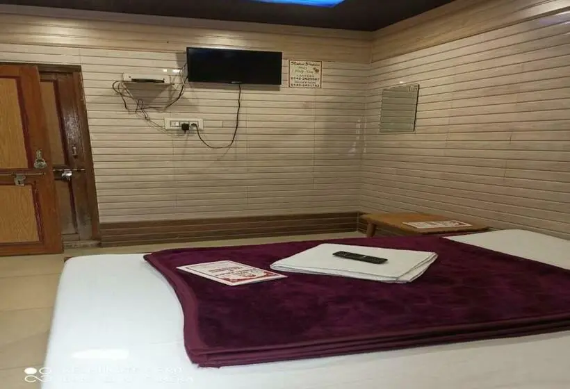 Economy Yhden Hengen Huone, Raahat Palace