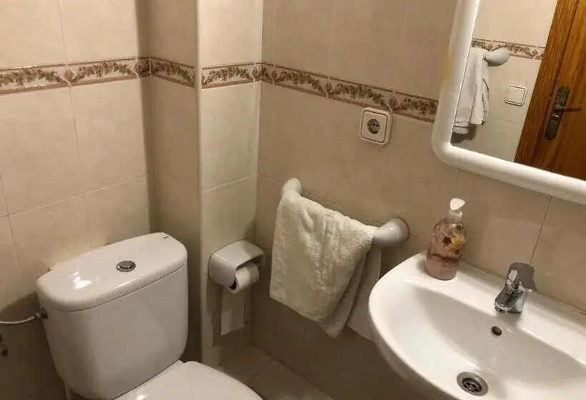 اتاق استاندارد یک تخته با سرویس بهداشتی مشترک, Casa De Huespedes El Almendro