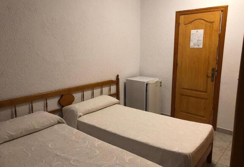 اتاق استاندارد, Casa De Huespedes El Almendro