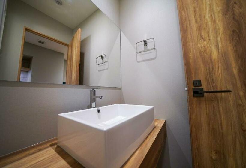 디럭스 스위트, Spresso East