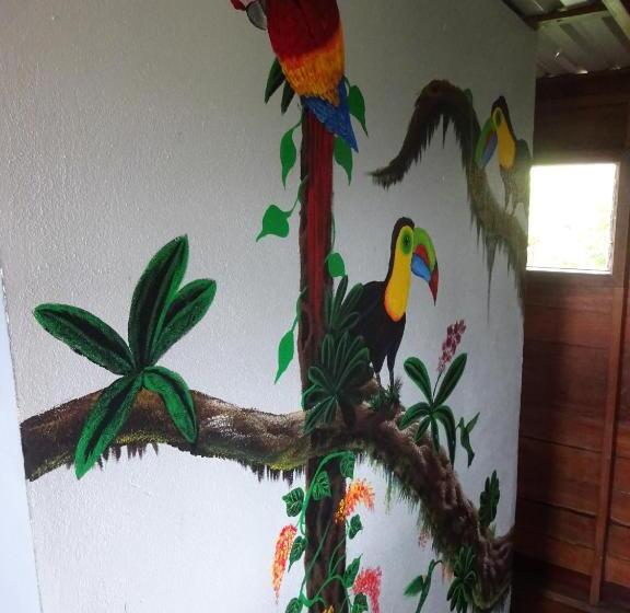 جناح عائلي, Toucan Lane Hotel And Restaurant