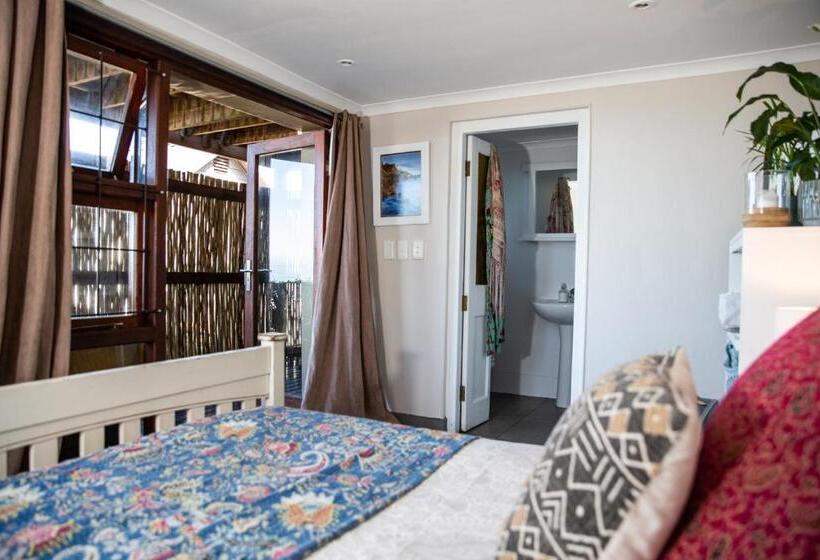 اتاق استاندارد با بالکن, Wilderness Beach House Backpackers Lodge