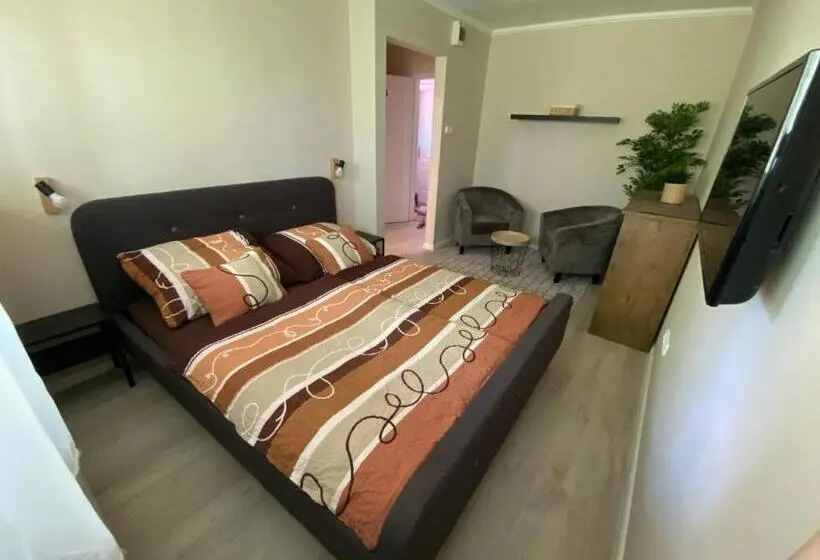 1ベッドルームアパートメント, Cserke Apartmanház