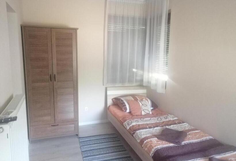 침실 1개 아파트, Cserke Apartmanház