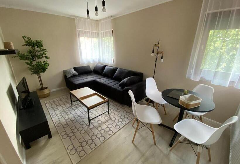 침실 1개 주택, Cserke Apartmanház
