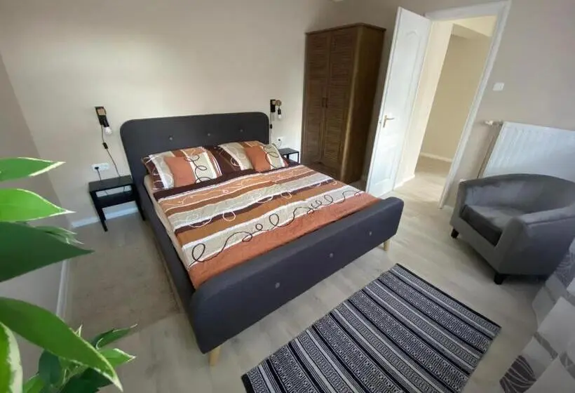 1ベッドルームハウス, Cserke Apartmanház