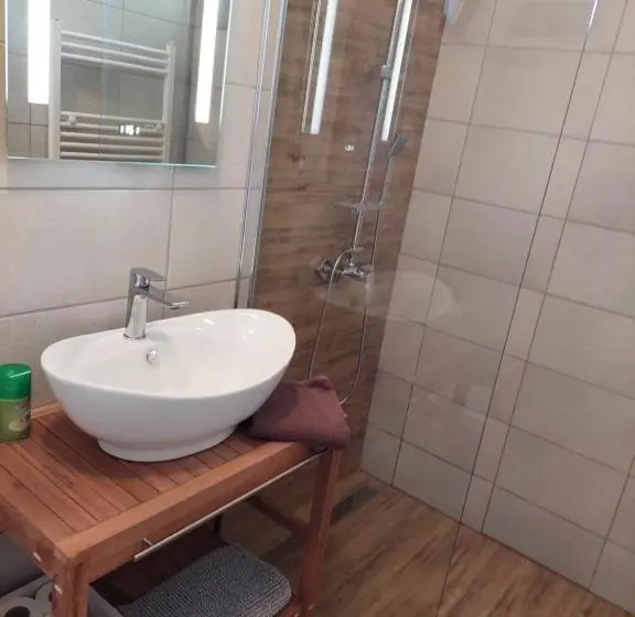 1ベッドルームアパートメント, Cserke Apartmanház
