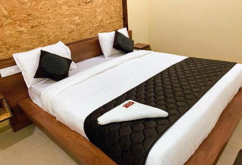 Deluxe Rum, Annai Bay