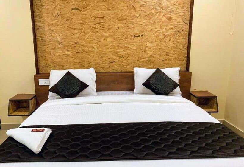 Deluxe Rum, Annai Bay