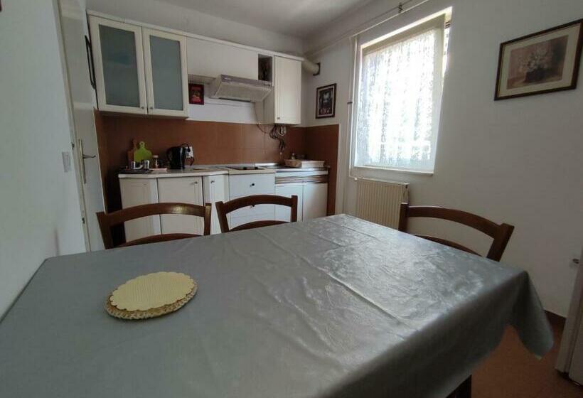 اتاق استاندارد با بالکن و چشمانداز دریا, Smestaj Vella