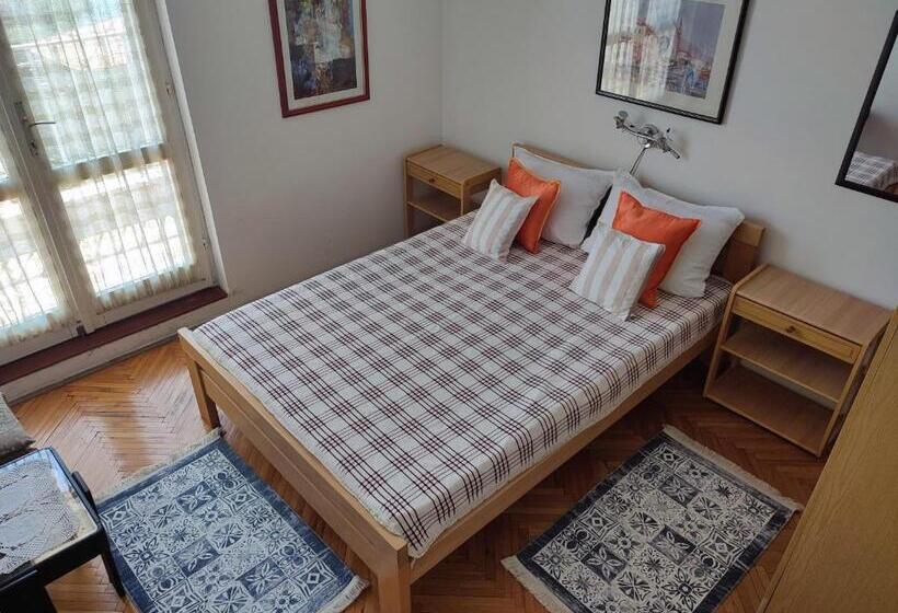 اتاق استاندارد با بالکن و چشمانداز دریا, Smestaj Vella