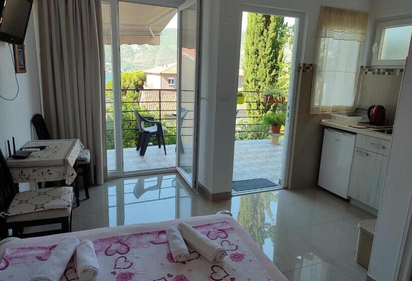 استودیوی استاندارد با چشمانداز دریا, Smestaj Vella