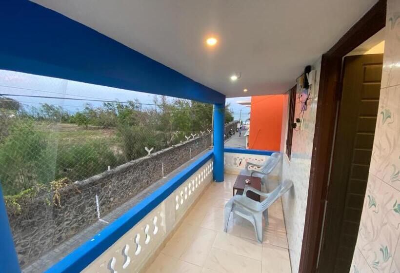标准间带阳台, The Sea Shelter Home Stay