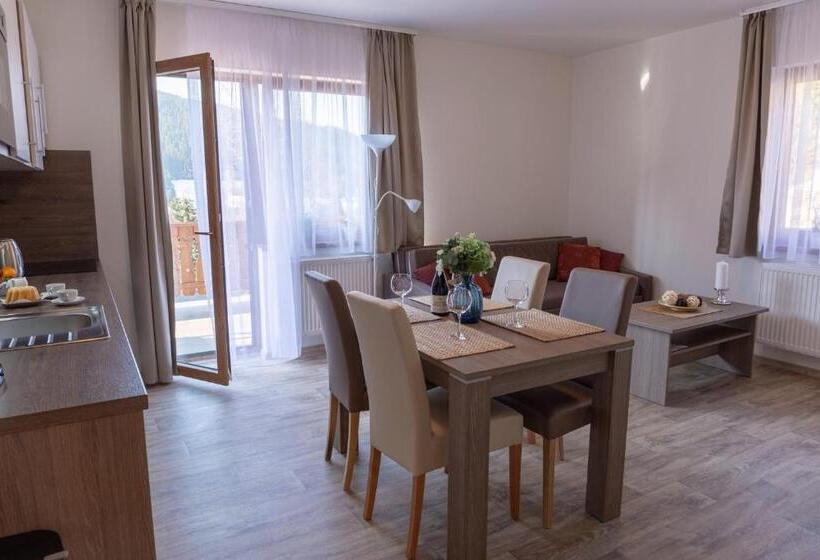 דירת חדר, Pension George