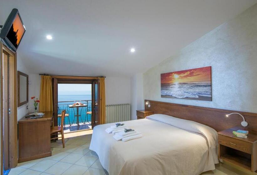 海景标准间带阳台, B&b Il Nespolo