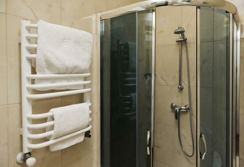 سوییت, Central Magnat Cinema