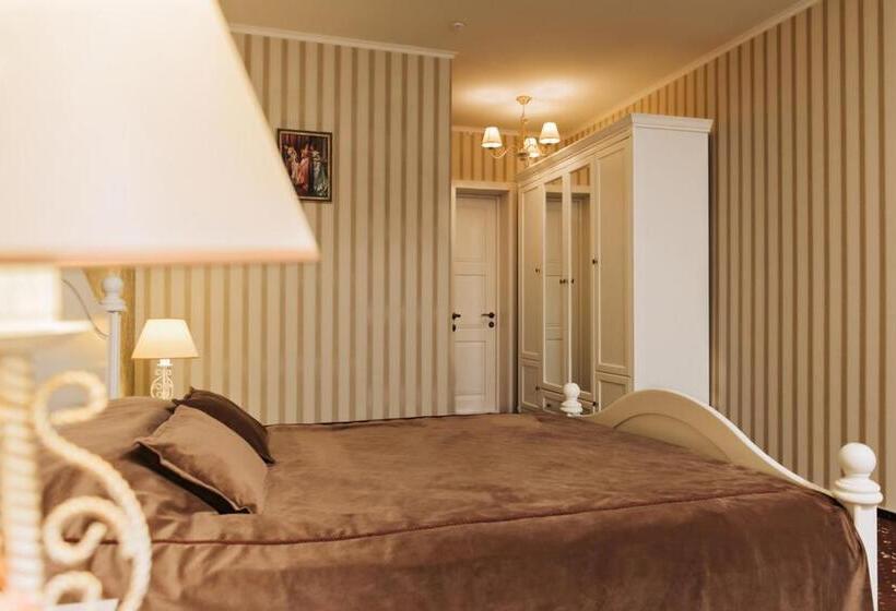 سوییت, Central Magnat Cinema