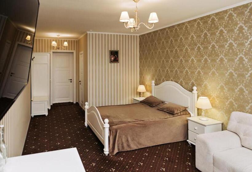 سوییت, Central Magnat Cinema