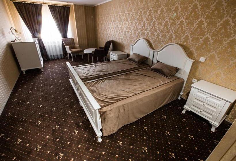 اتاق استاندارد, Central Magnat Cinema