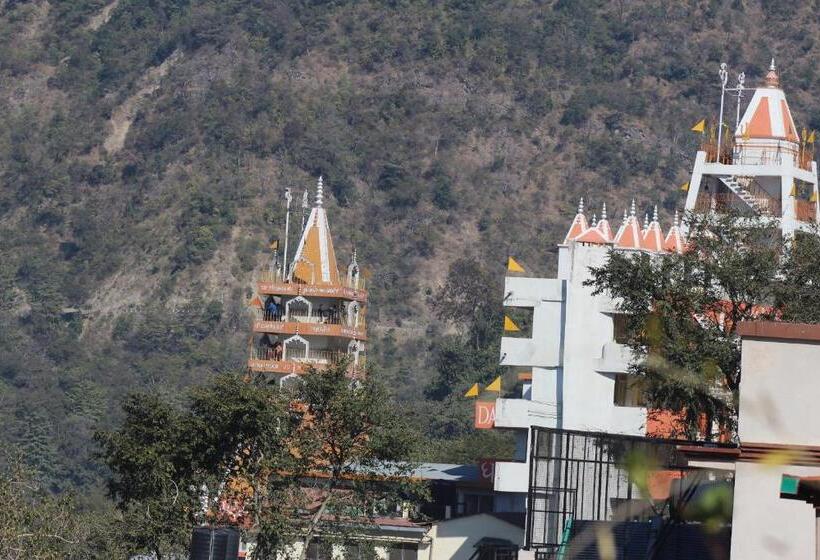 Standard Triple Room with Terrace, Golden Crown Laxman Jhula
