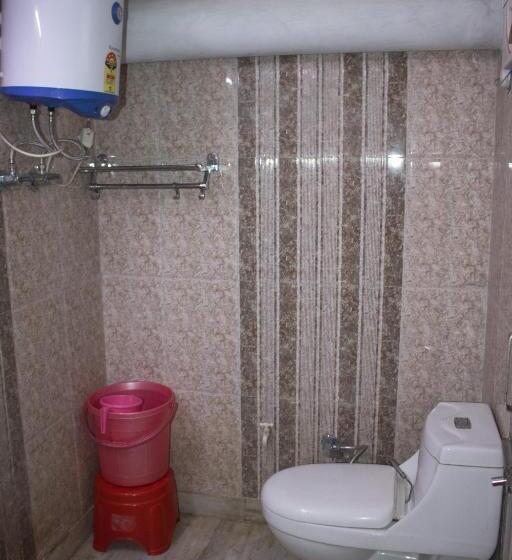 标准间, Golden Crown Laxman Jhula